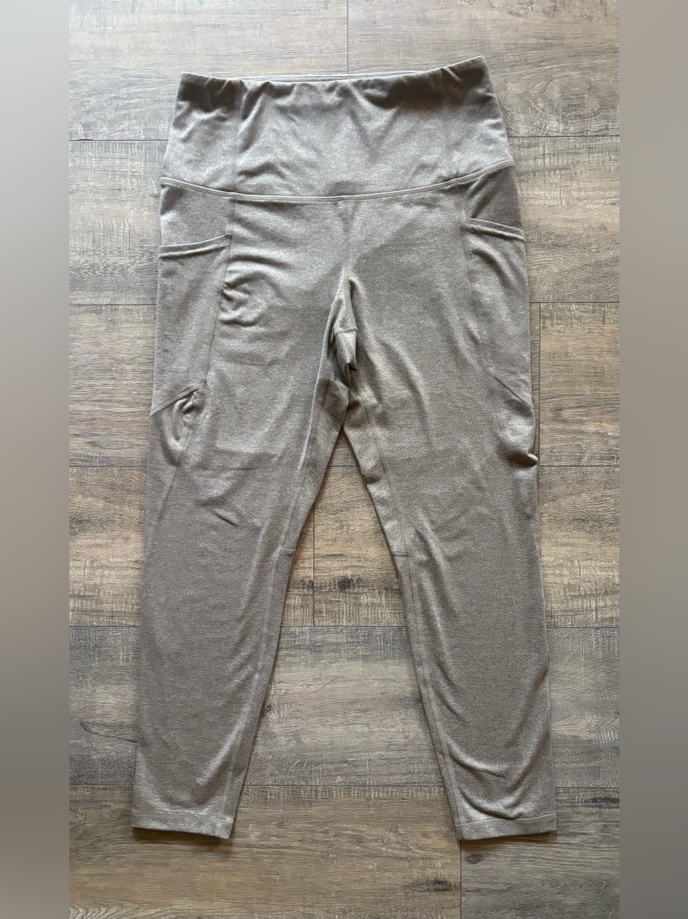 Quince women’s size large khaki beige performance high waist cargo leggings